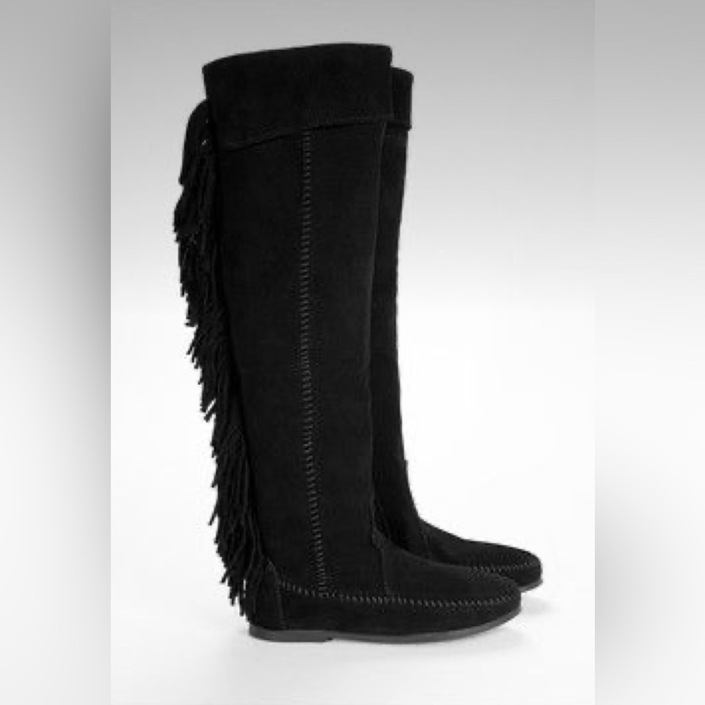 Minnetonka over the knee fringe boots black 1690